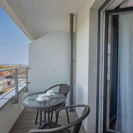 Ambria Sun Towers Apartment *
